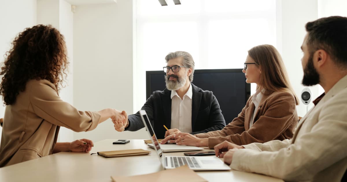 Le Guide des Salaires ERP 2025 révèle l'évolution des dynamiques du marché et des tendances d'embauche