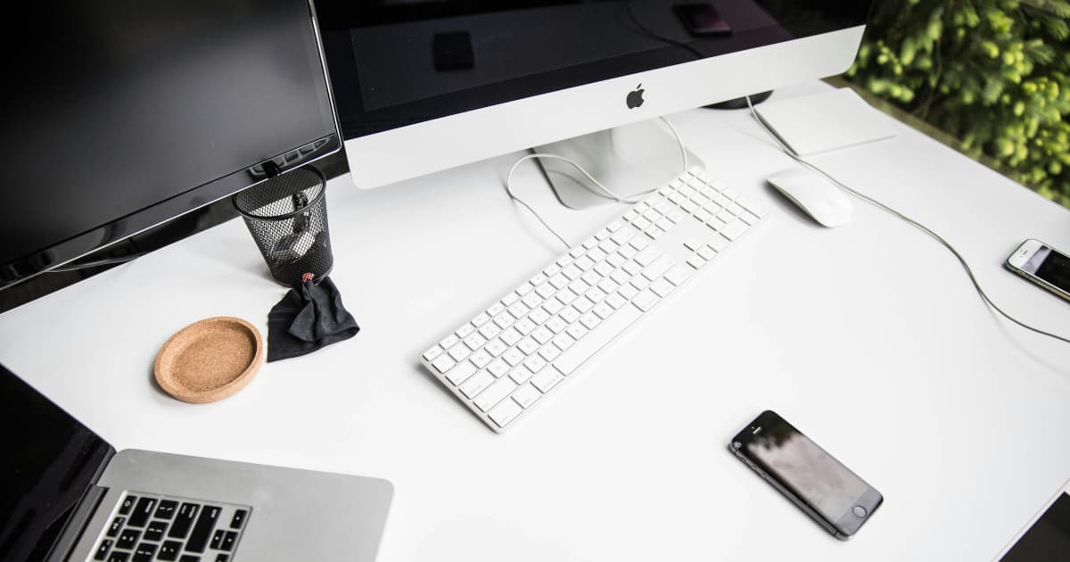 La genouillère intelligente d'Hippos Exoskeleton déploie un micro-airbag en moins de 50 millisecondes grâce à l'IA pour prévenir les lésions du LCA