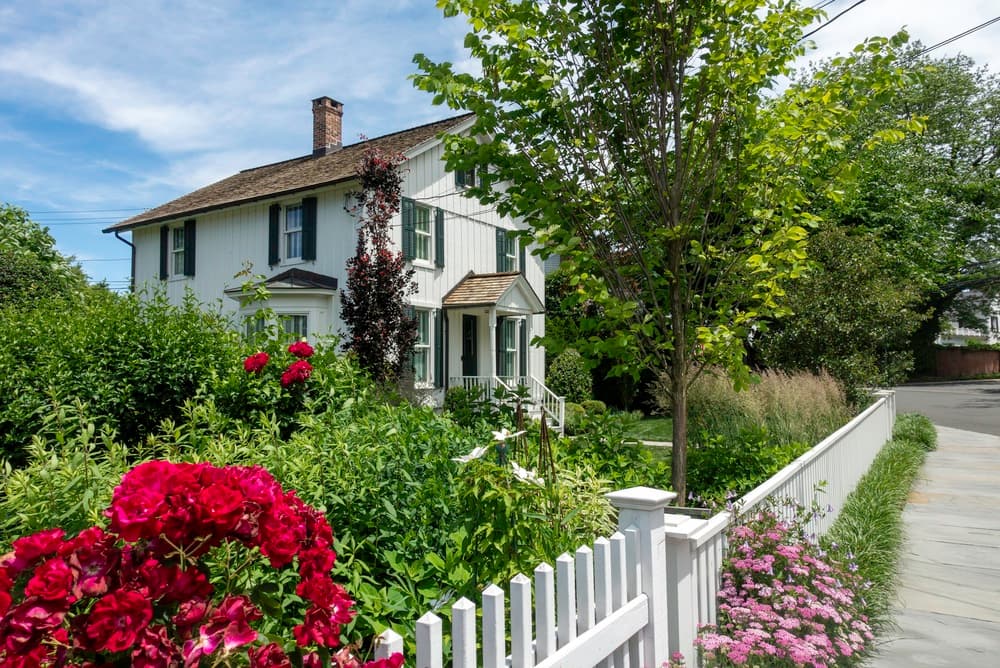 Un agent immobilier du Connecticut compare la vente d'une maison à la réservation d'un Airbnb et affirme que l'attrait émotionnel accélère les ventes