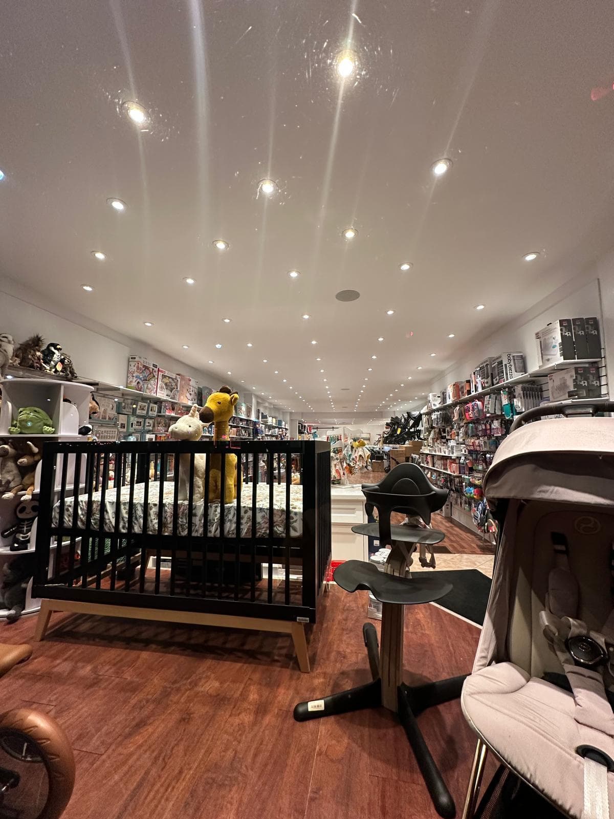 Le magasin emblématique pour bébés Macklem de Toronto célèbre 80 ans d'existence dans le commerce familial