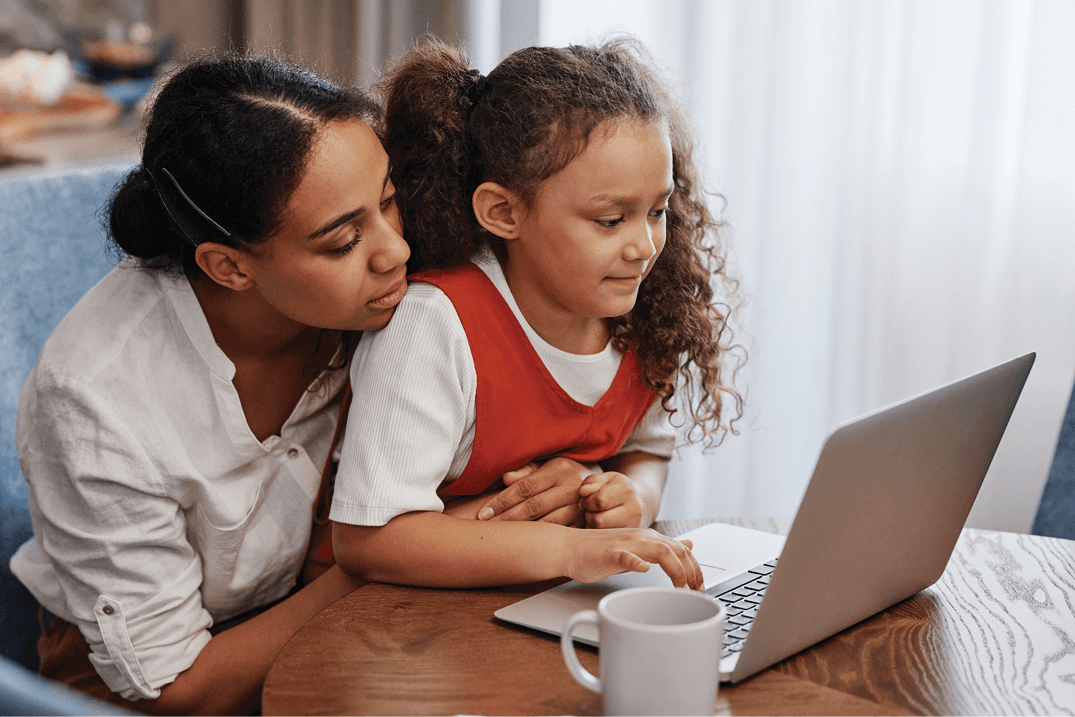 Les parents privilégient l'apprentissage personnalisé dans l'adoption de l'IA, selon un sondage