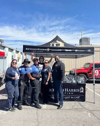 Le cabinet Richard Harris et le CCSD honorent les chauffeurs de bus scolaires lors d'un événement de reconnaissance