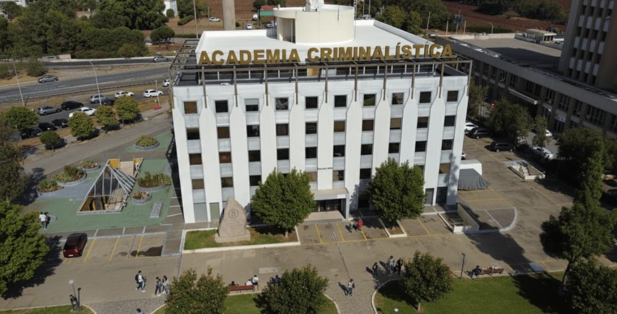 L'Académie de Criminalistique élargit son programme à plus de 15 disciplines après 12 ans en ligne