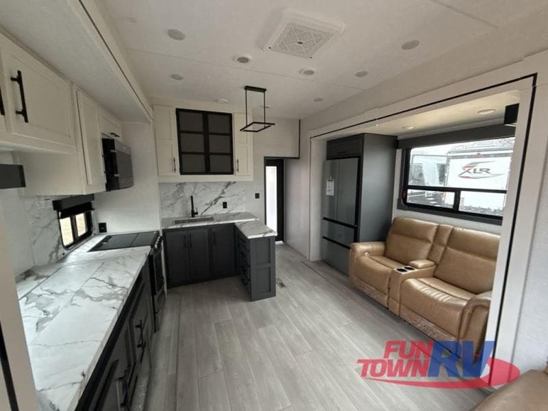 Fun Town RV Oklahoma City élargit son inventaire avec davantage de Toy Haulers et de Fifth Wheels