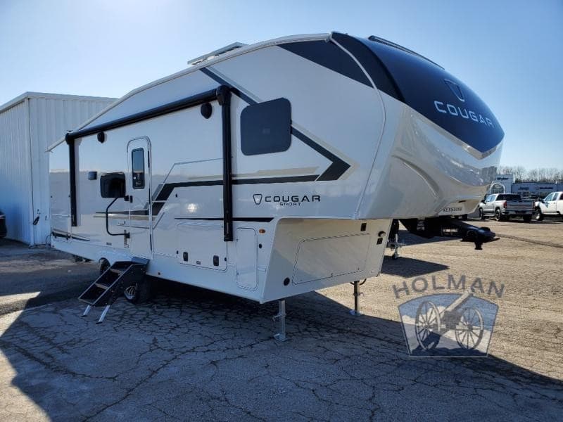 Holman RV continue d'offrir un vaste inventaire de VR et des services à Batavia, Ohio
