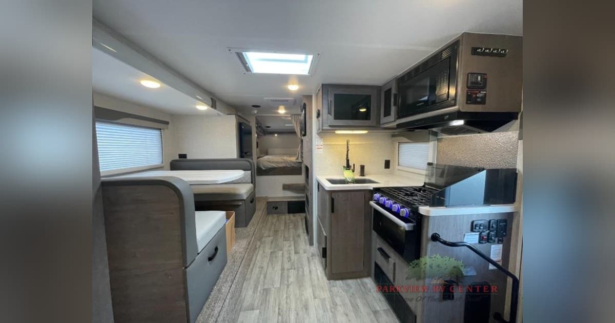 Parkview RV Center met en avant son inventaire de camping-cars Lance à Delaware