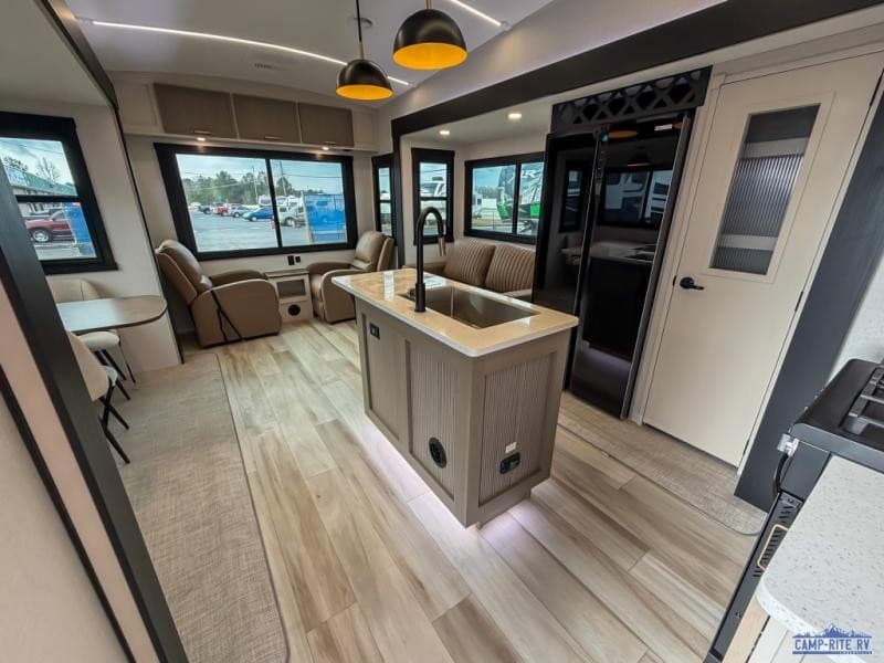 Camp-Rite RV élargit son inventaire de camping-cars d'occasion et légers en Géorgie