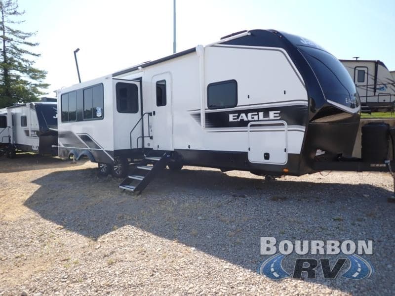 Bourbon RV met à jour son inventaire et ses listes de camping-cars pour les clients du Missouri