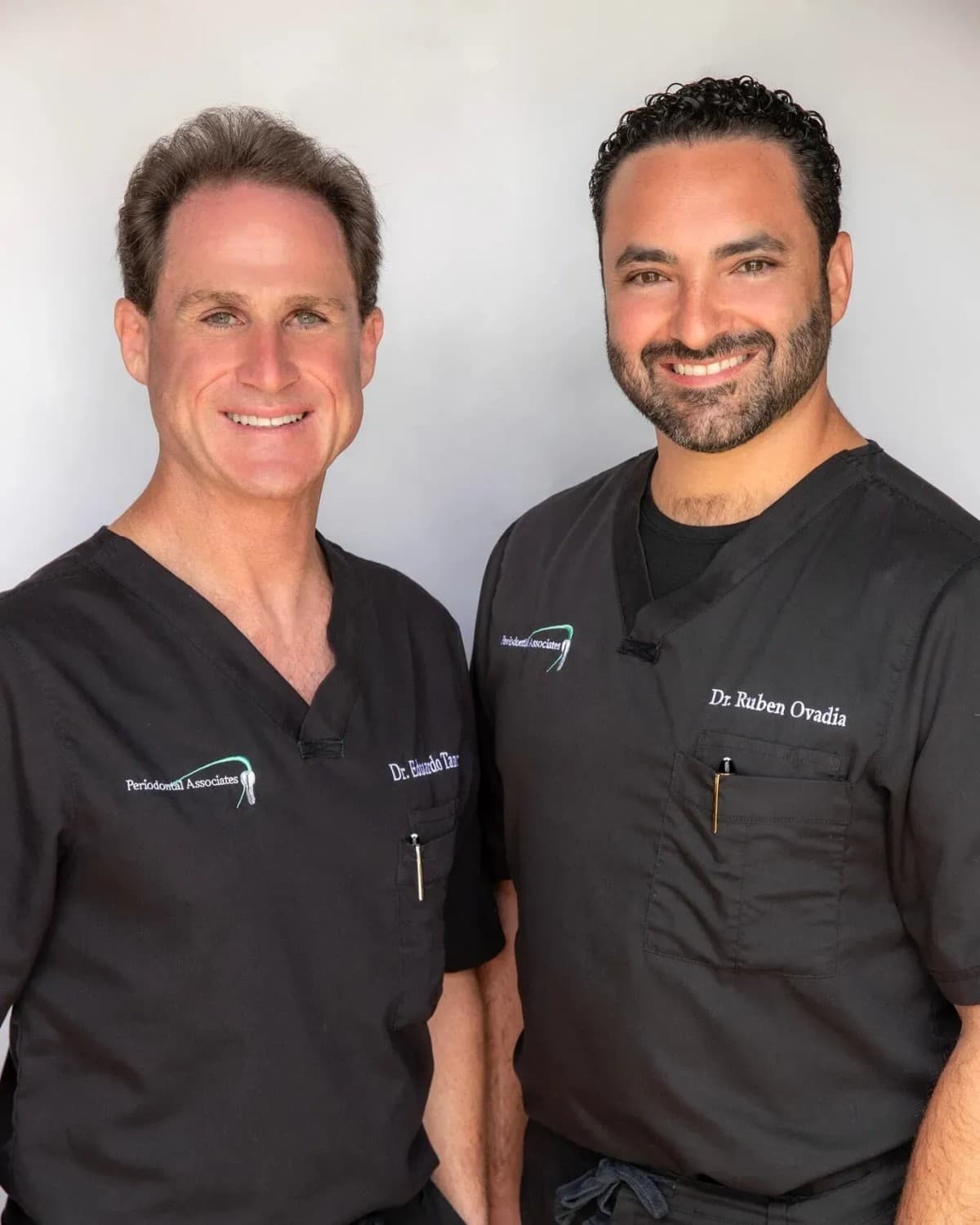 Dallas Periodontal Associates met en avant ses certifications de conseil comme différenciateur clé dans les soins parodontaux