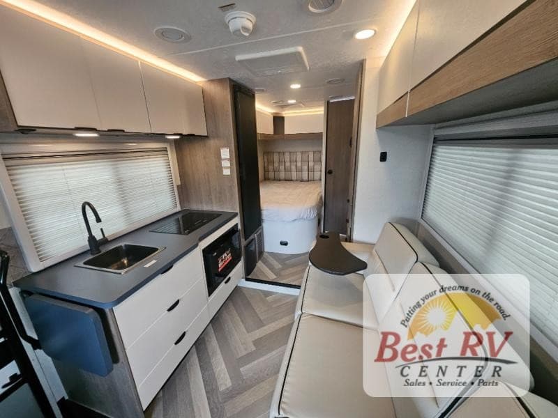Best RV Center ajuste sa stratégie d'inventaire en fonction de la demande saisonnière et des conditions d'approvisionnement