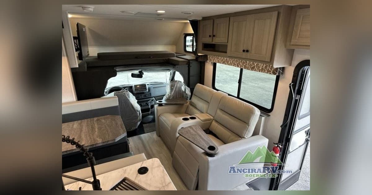Ancira RV de Boerne met en avant les motorisés de classe C et une offre spéciale du Salon du VR