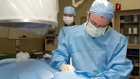 Le chirurgien vasculaire de Belfast étend sa pratique à plus de 850 interventions annuelles