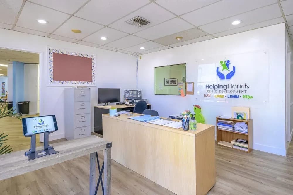 Le Centre de Développement de l'Enfant Helping Hands Établit un Environnement d'Apprentissage par le Jeu à Riverside