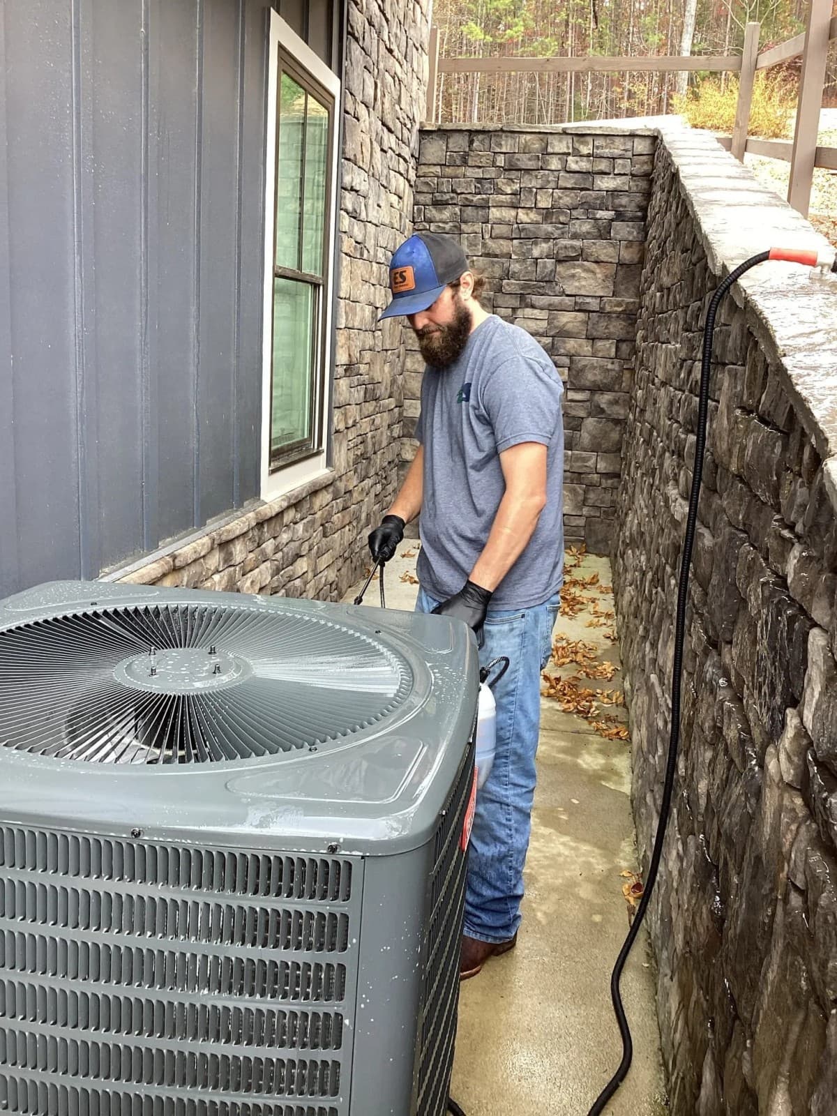 Engle Services LLC s'est forgé une réputation de 20 ans en tant qu'entrepreneur polyvalent en systèmes résidentiels pour le centre de l'Alabama