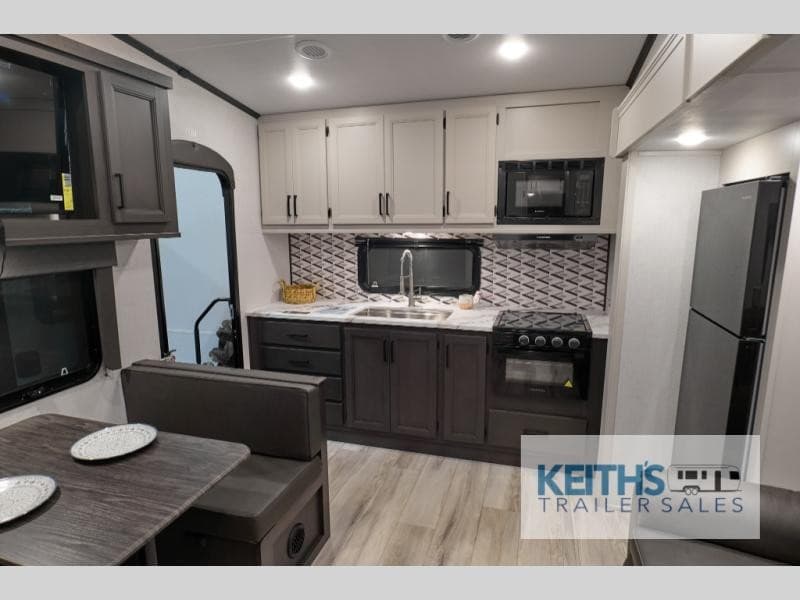 Keith's Trailer Sales met à jour son inventaire avec les caravanes Viking et Keystone en Ontario