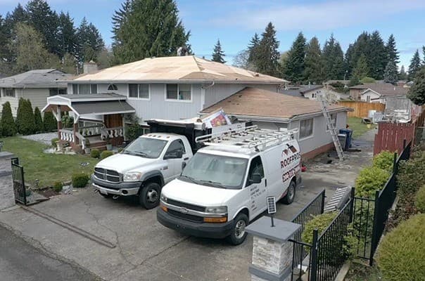 Roof Pros NW propose réparations, remplacements et démoussage dans tout l'État de Washington