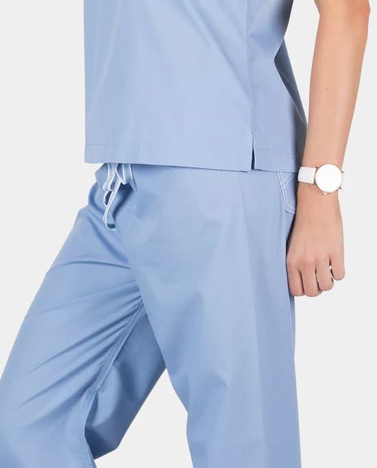 Blue Sky Scrubs lance un pantalon de bloc classique repensé pour les professionnels de santé