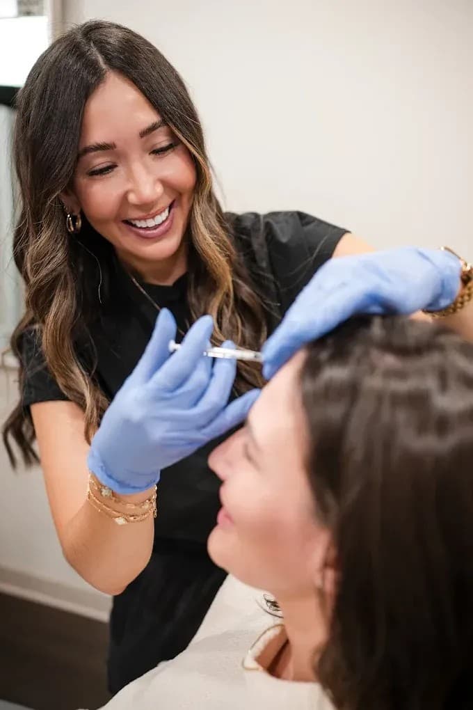 Anne Therese Aesthetic Medicine met en avant des stratégies pour éviter les résultats surchargés dans les traitements injectables
