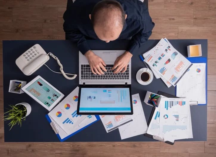 La plateforme PowerSteering comble le déficit de suivi financier dans les initiatives d'amélioration continue