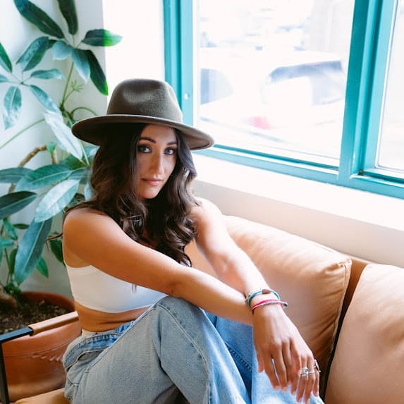 Peekaboo Boudoir célèbre un premier mois réussi après son expansion à Bend