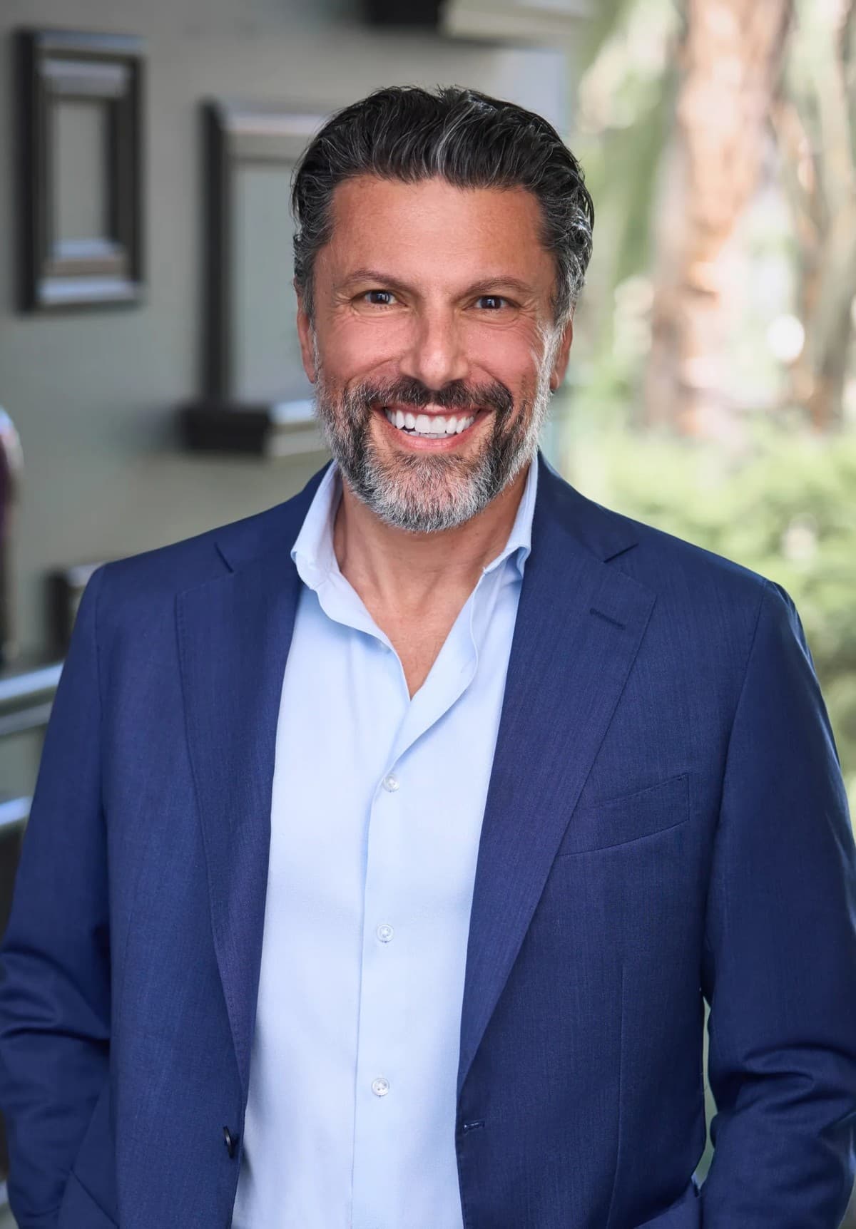 Le livre du Dr Arash Bereliani « What About Her Heart » vise à combler le déficit de sensibilisation aux maladies cardiaques chez les femmes