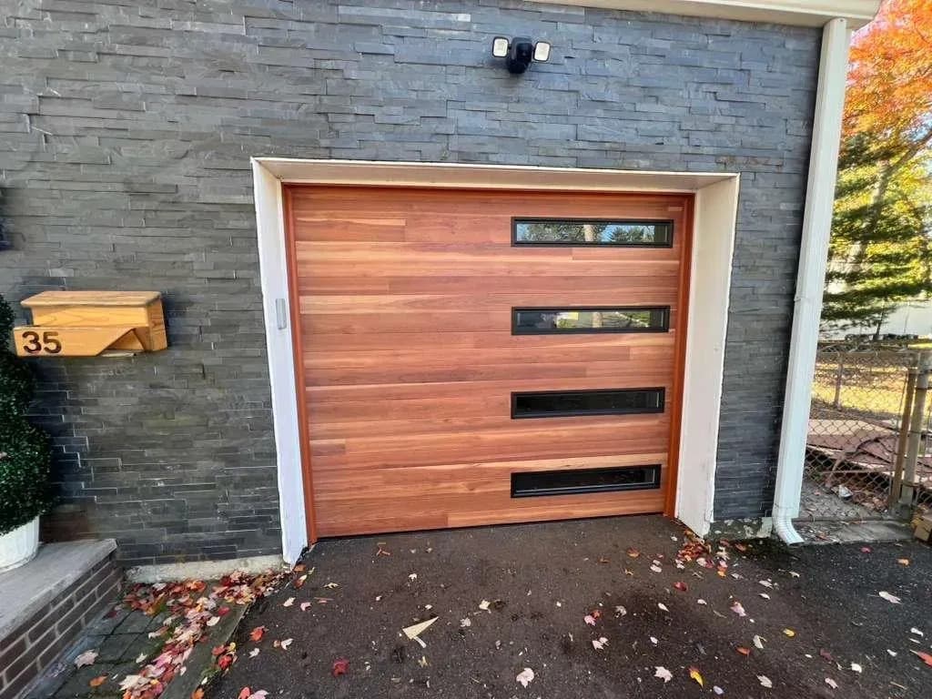 EZ2FIX s'impose comme un prestataire complet de services pour portes de garage dans le New Jersey