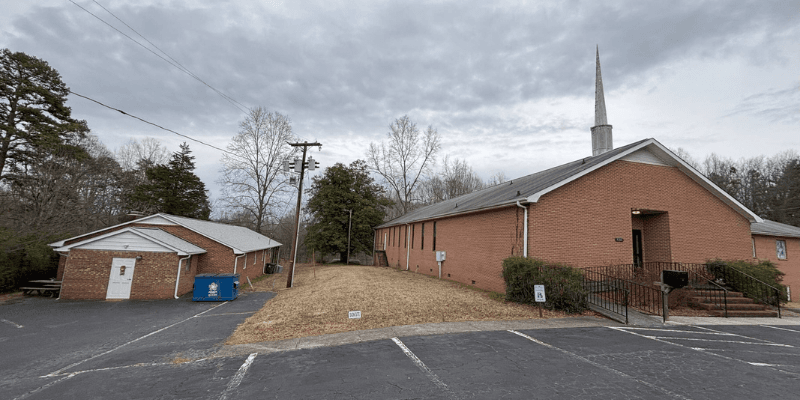 Nouvelle église non confessionnelle ouvre à Winston-Salem, au service des familles de la Triade