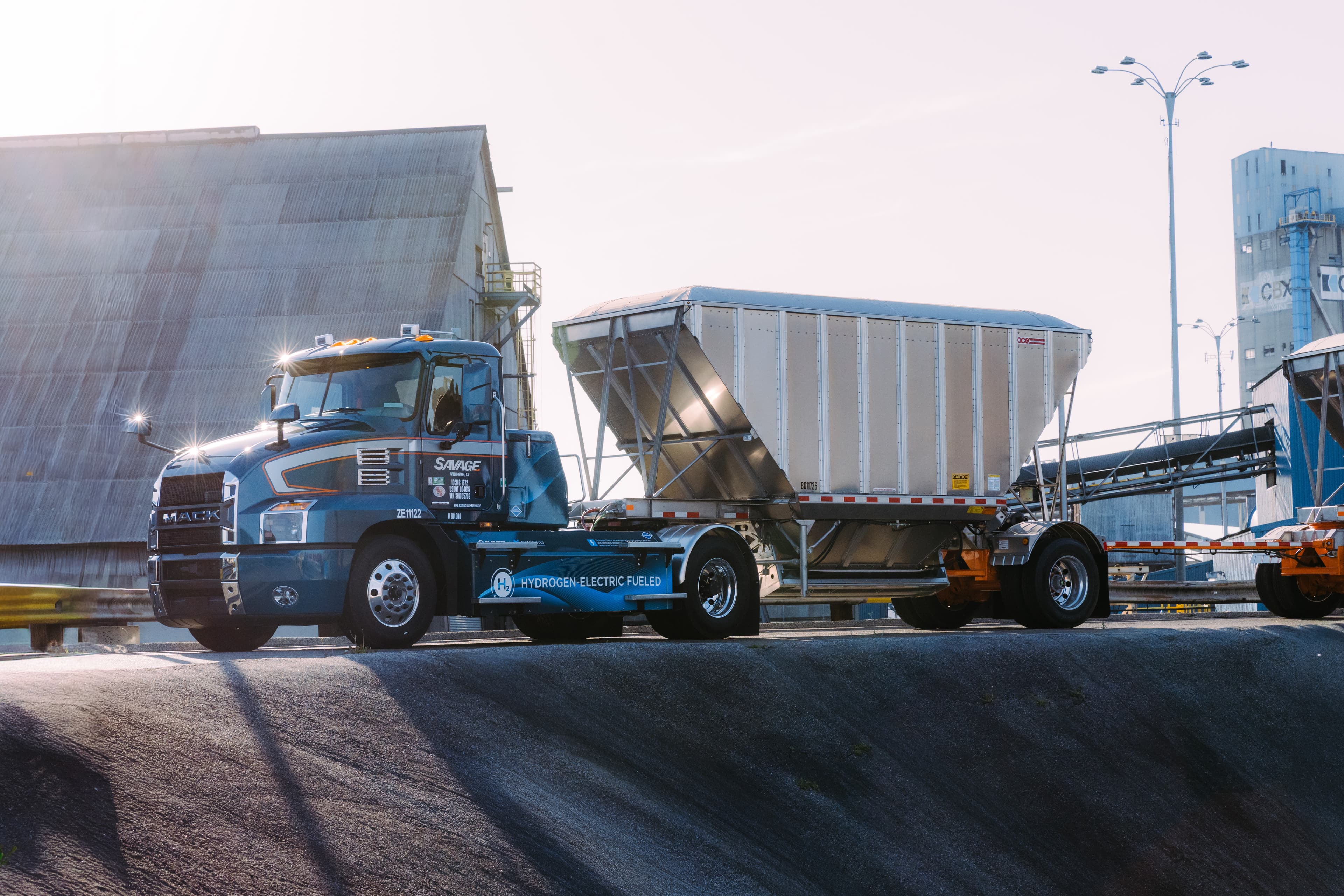 La Coalition pour le Développement Économique du Pays Viticole de Californie du Sud Met en Lumière l'Expansion des Piles à Combustible à Hydrogène de Symbio à Temecula