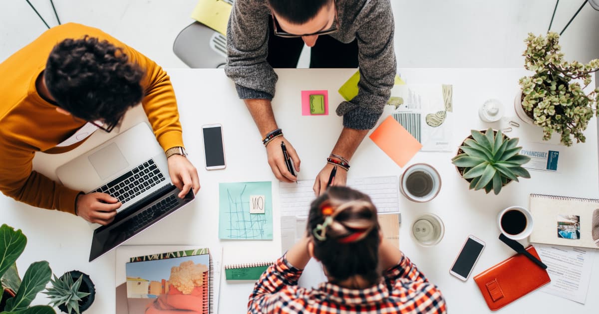 Les dirigeants d'entreprises américains maintiennent leurs plans de recrutement malgré la transition présidentielle