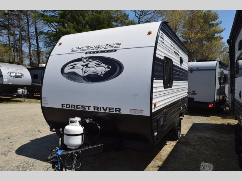 Le Pete's RV Center étend son inventaire de Wolf Pup au Vermont face à la demande croissante de camping-cars légers
