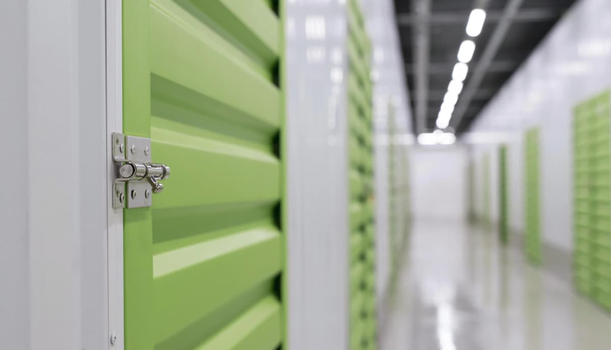 US Storage Units Simplifie la Recherche de Stockage de Véhicules grâce à un Réseau National et une Réservation en Temps Réel