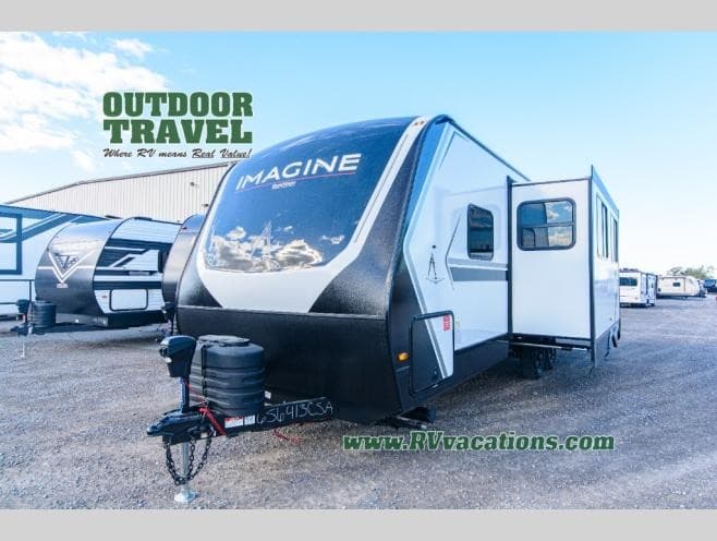 Outdoor Travel élargit son inventaire de VR avec les roulottes Grand Design Imagine et le Thor Motor Coach Omni XG32