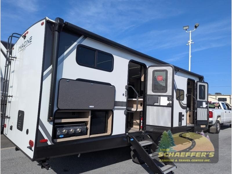 Tom Schaeffer's RV Superstore élargit son inventaire de caravanes Grand Design Imagine