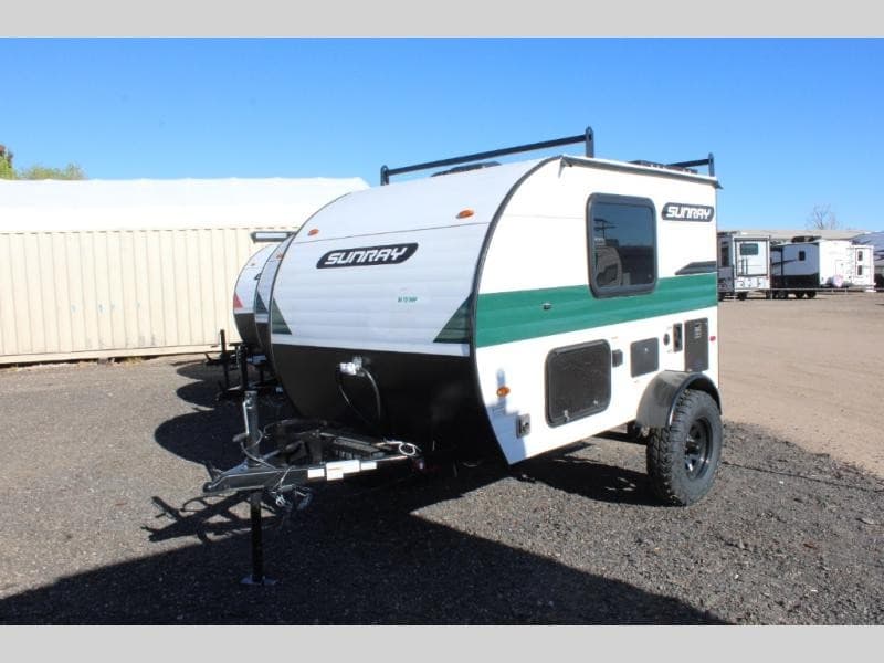 Trailer World of Colorado élargit son inventaire et ses services au concessionnaire de Henderson