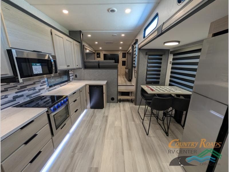 Country Roads RV Center élargit son inventaire 2026 avec de nouvelles roulottes de voyage et des fifth wheels