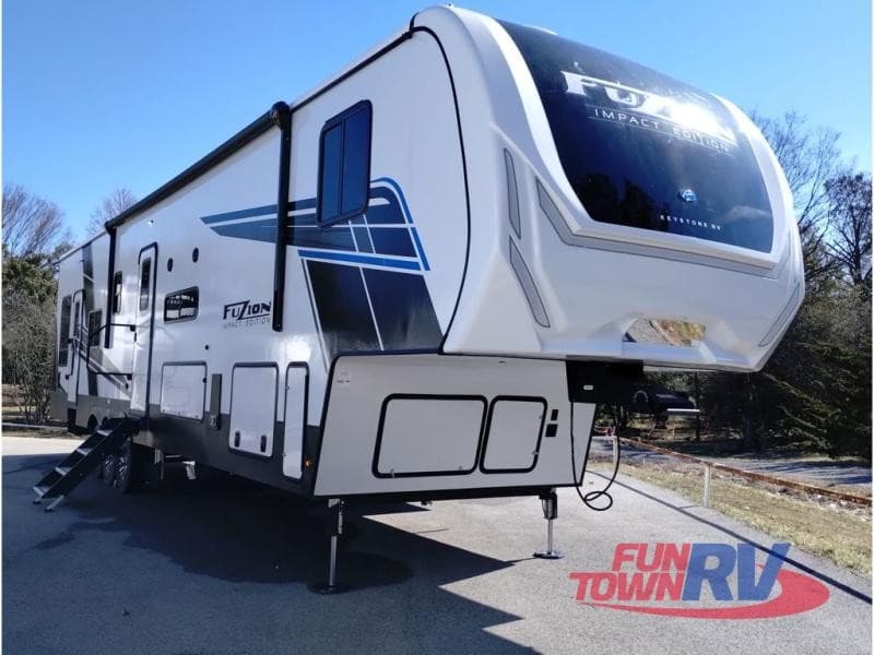 Larry's RV LLC élargit son inventaire et ses ressources clients à son concessionnaire du Michigan